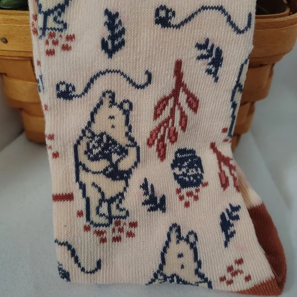 🍯Disney Winnie The Pooh Crew Socks - Picture 3 of 6